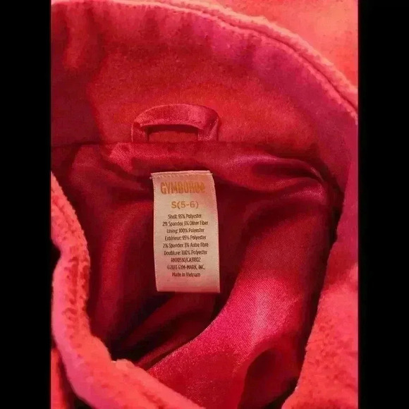 Stylish Red Overcoat - Perfect for Cold Weather - Picture 3 of 9